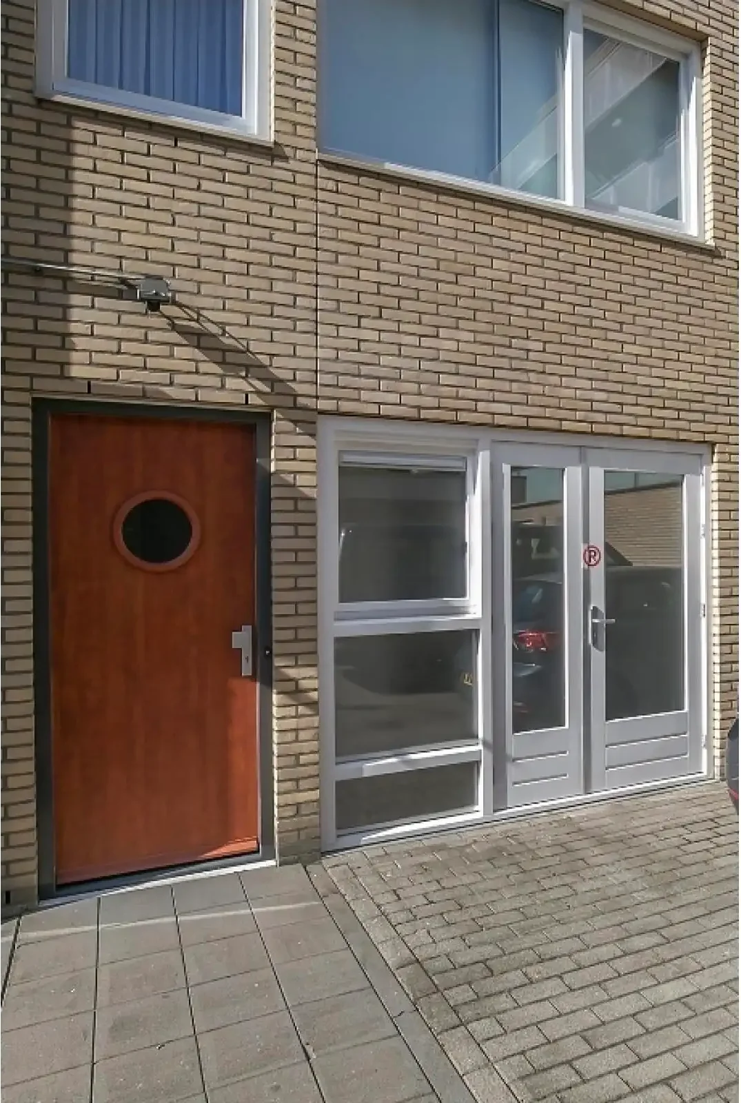 geblurde versie van de foto als achtergrond
