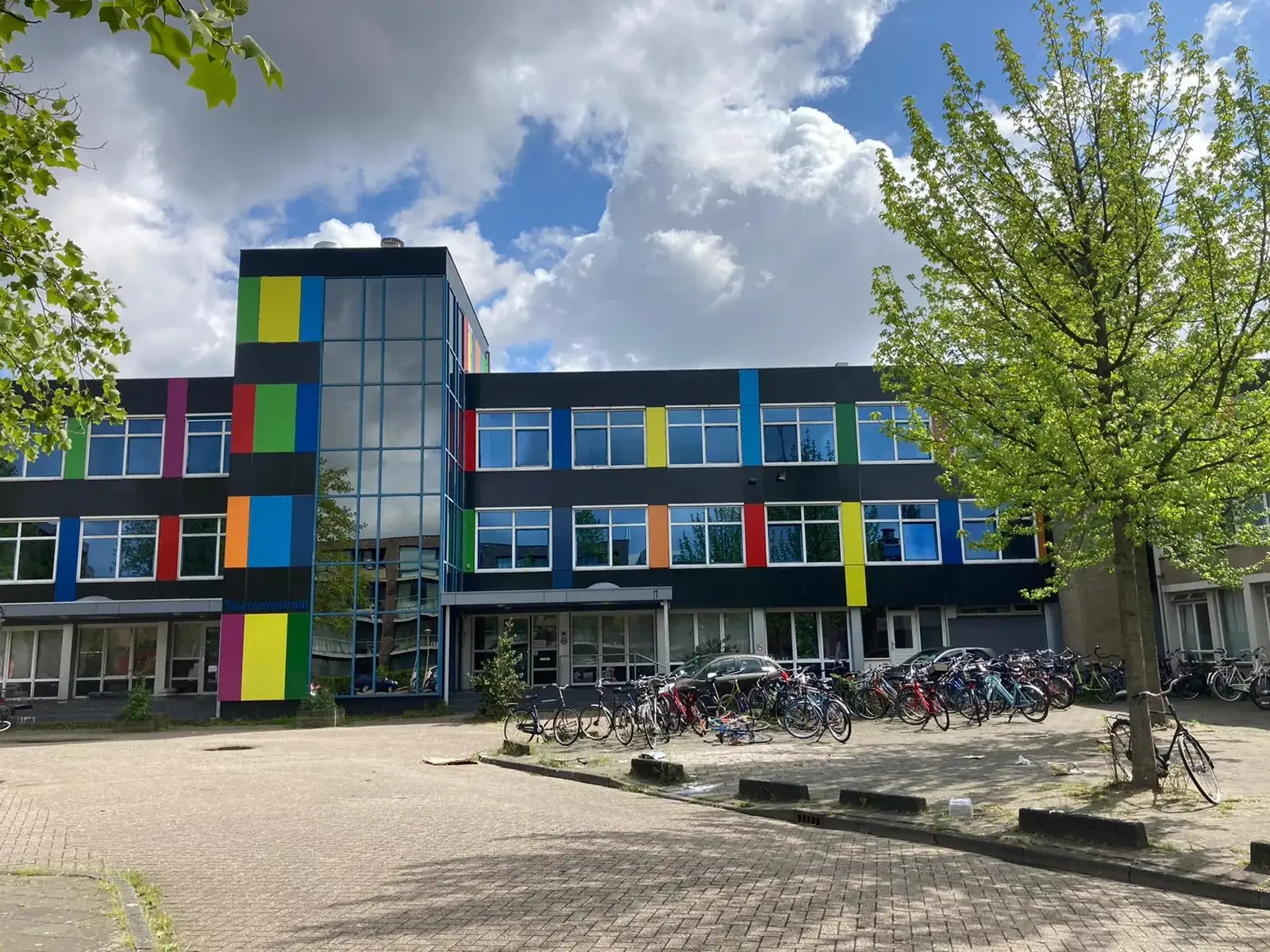 geblurde versie van de foto als achtergrond