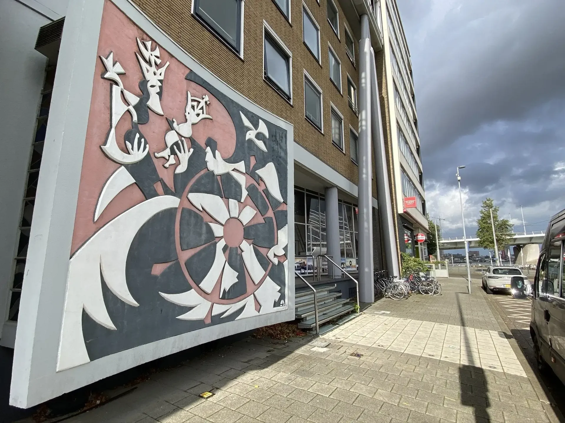 geblurde versie van de foto als achtergrond