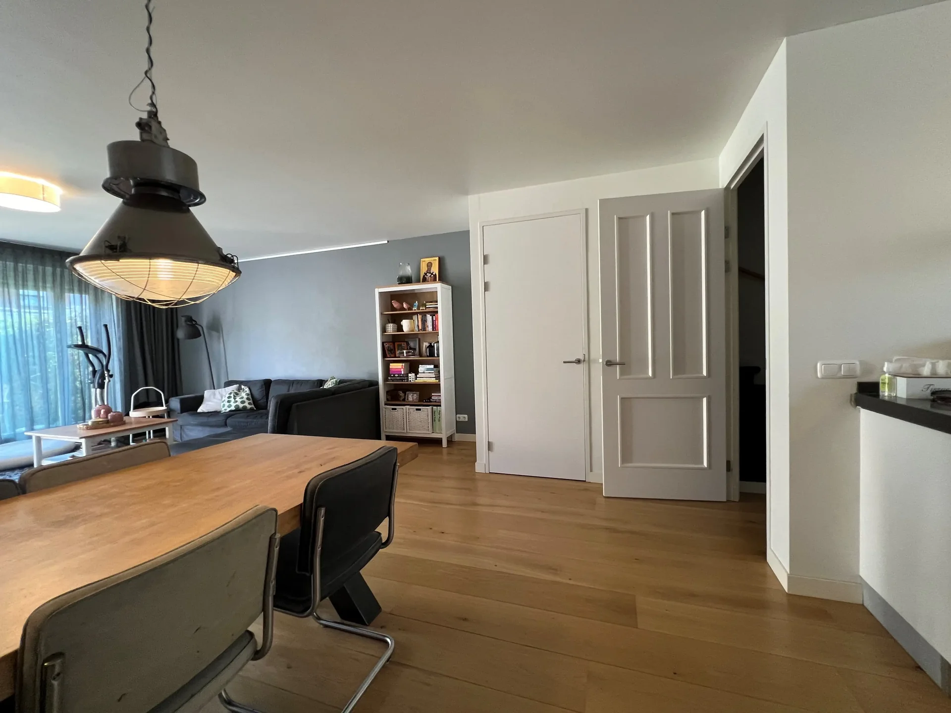 geblurde versie van de foto als achtergrond