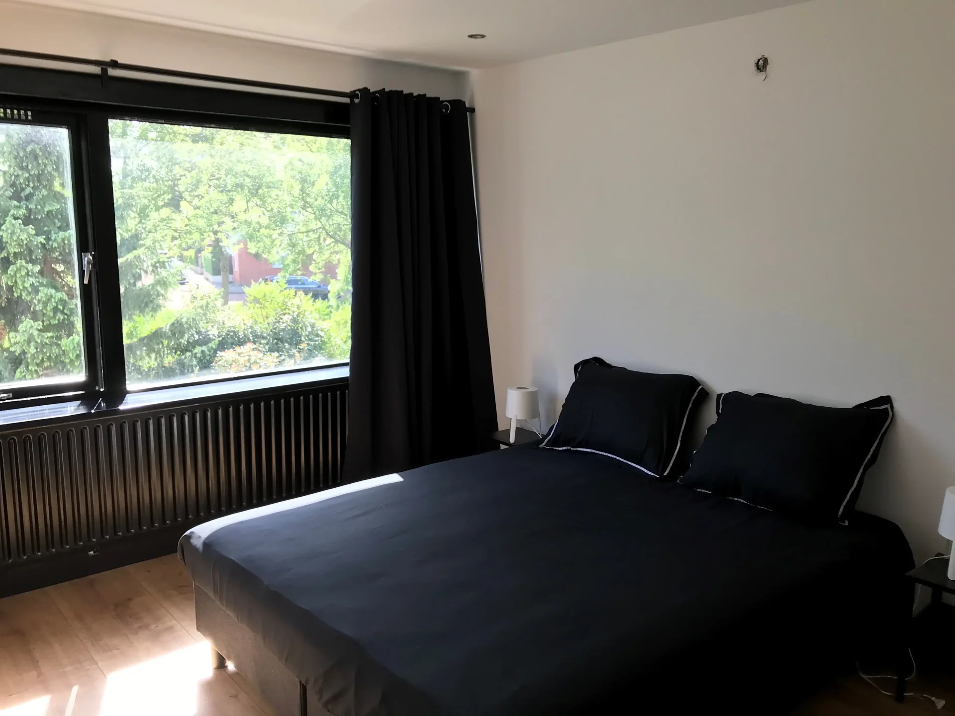 geblurde versie van de foto als achtergrond