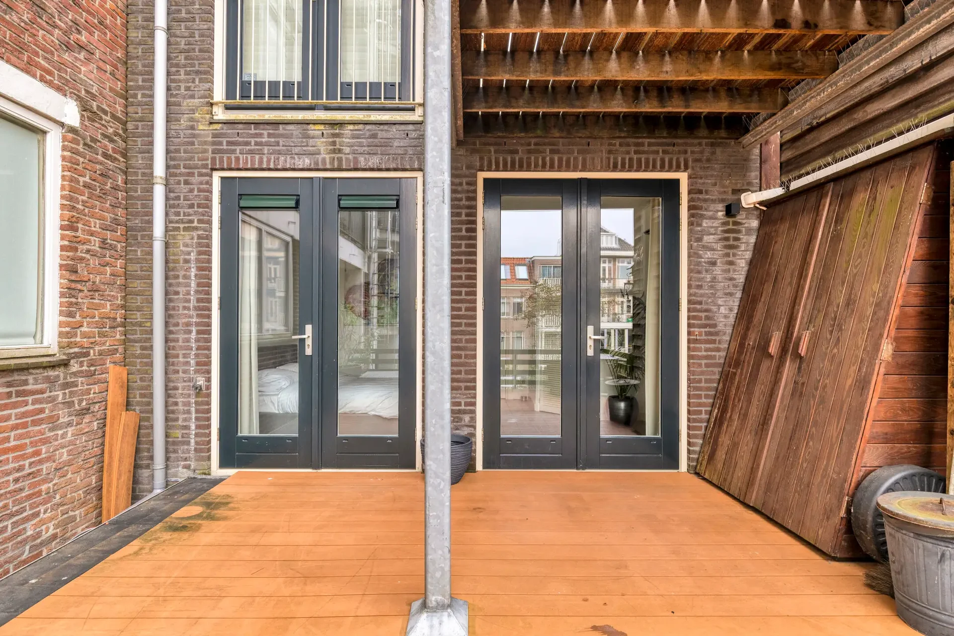 geblurde versie van de foto als achtergrond