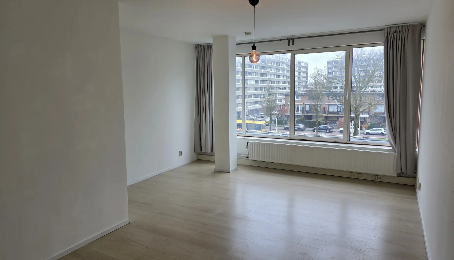 geblurde versie van de foto als achtergrond