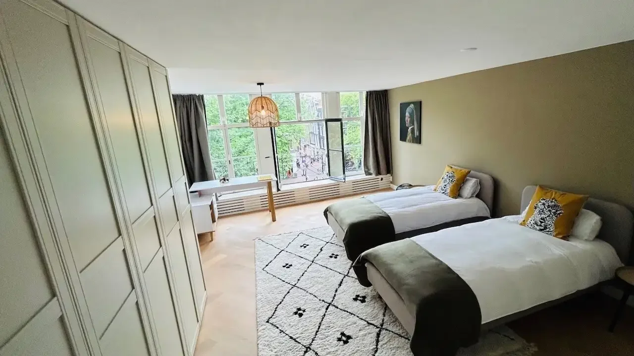 geblurde versie van de foto als achtergrond