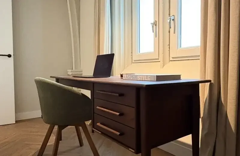 geblurde versie van de foto als achtergrond