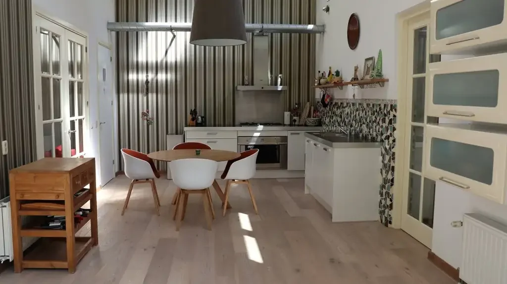 geblurde versie van de foto als achtergrond