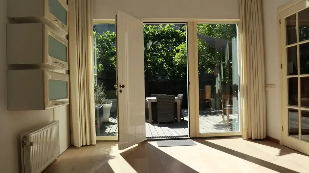 geblurde versie van de foto als achtergrond