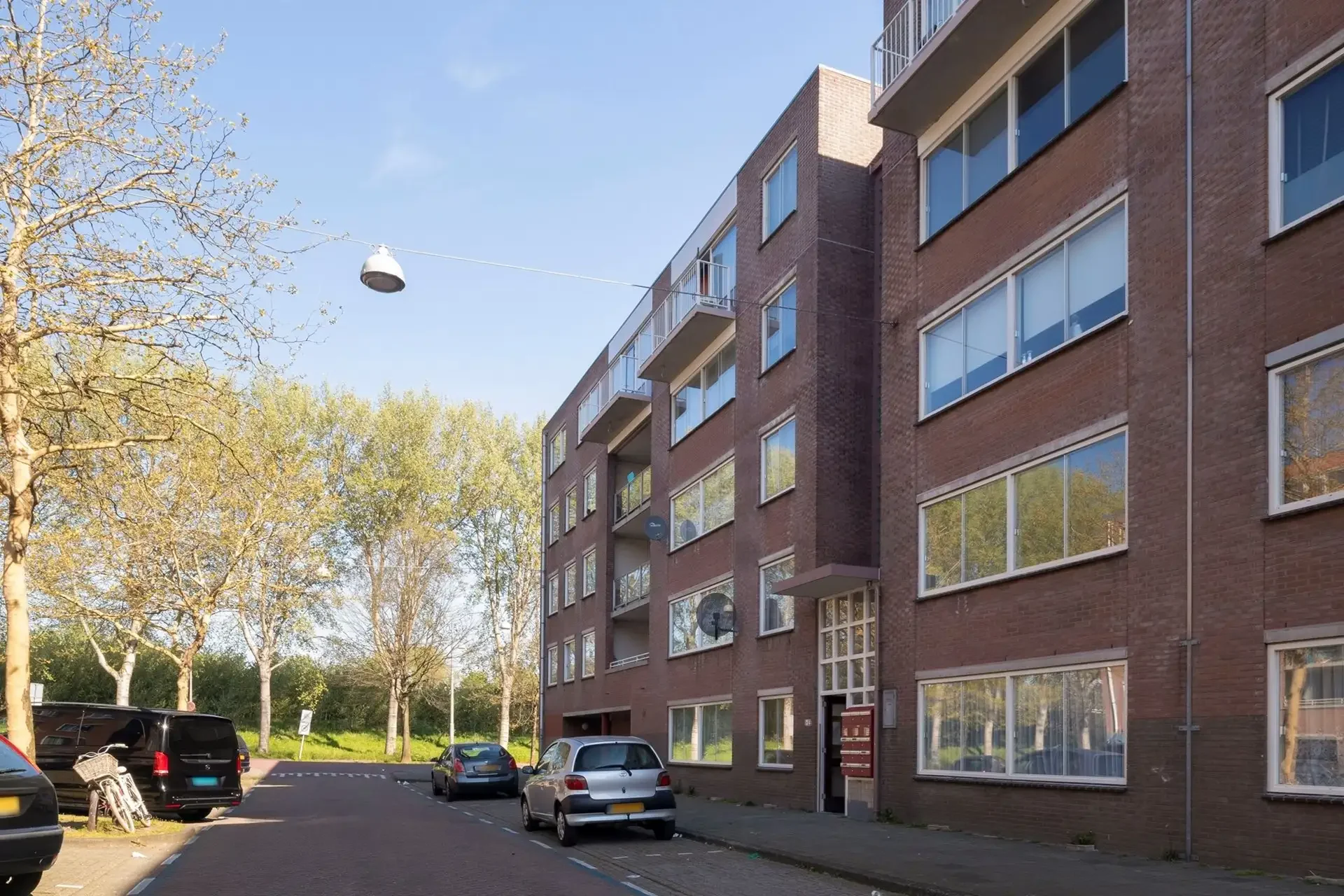 geblurde versie van de foto als achtergrond