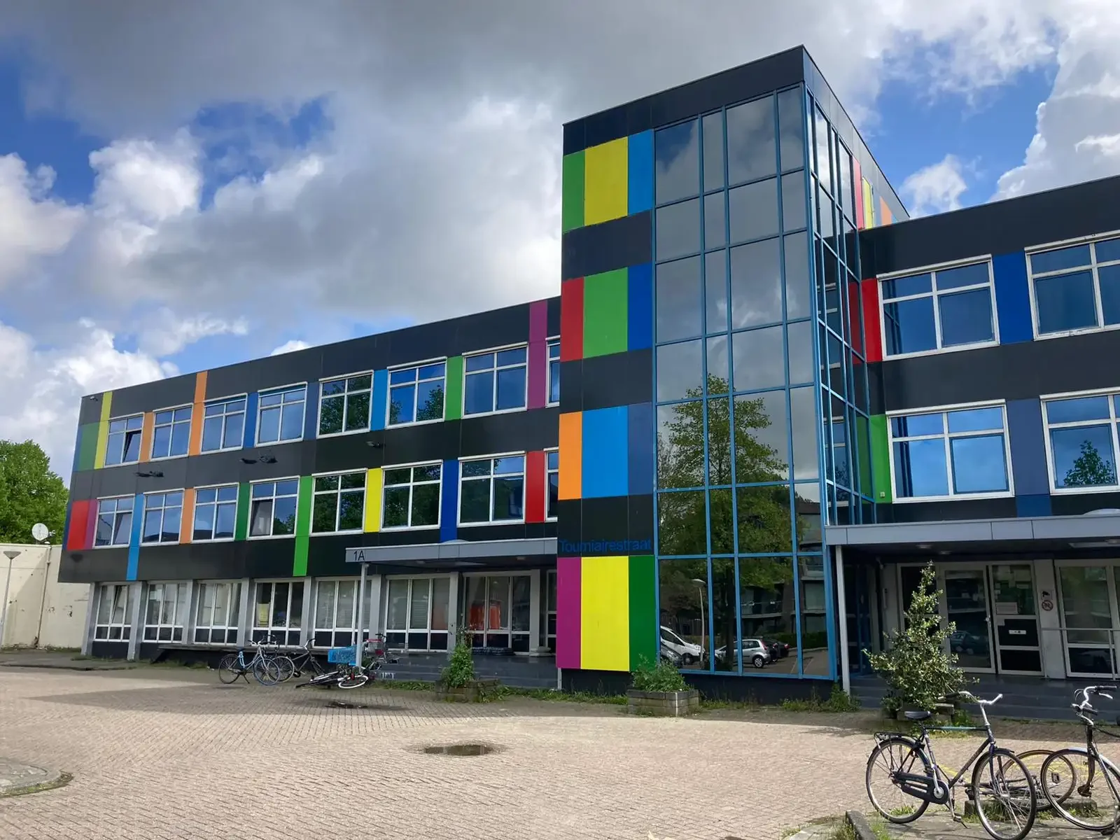 geblurde versie van de foto als achtergrond