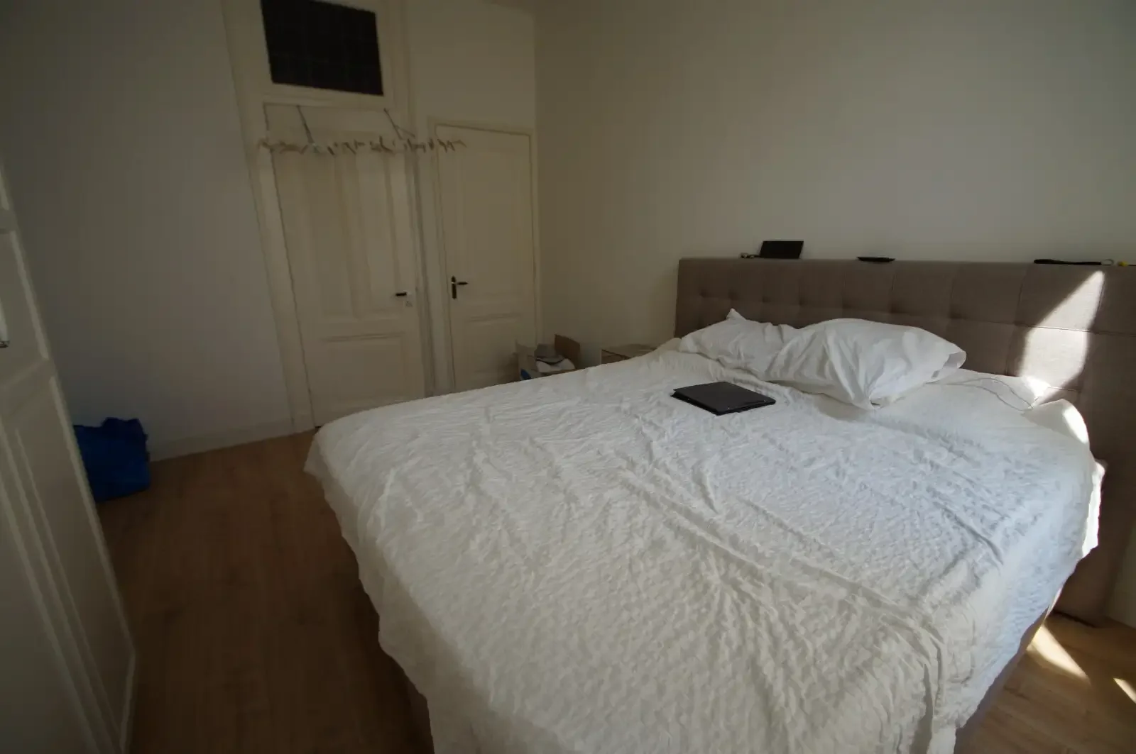 geblurde versie van de foto als achtergrond