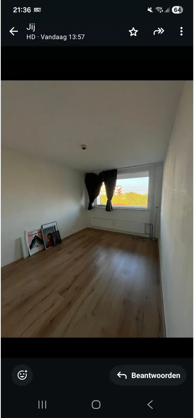 geblurde versie van de foto als achtergrond