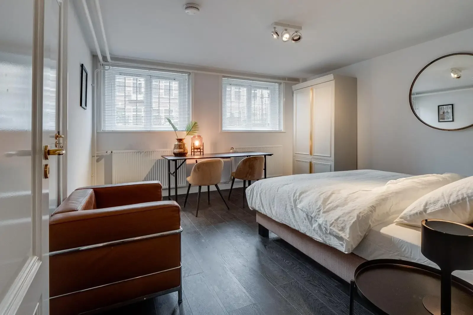 geblurde versie van de foto als achtergrond