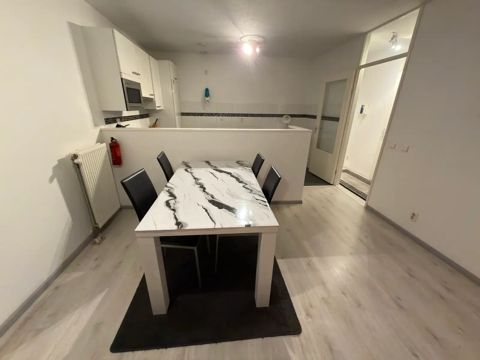 geblurde versie van de foto als achtergrond