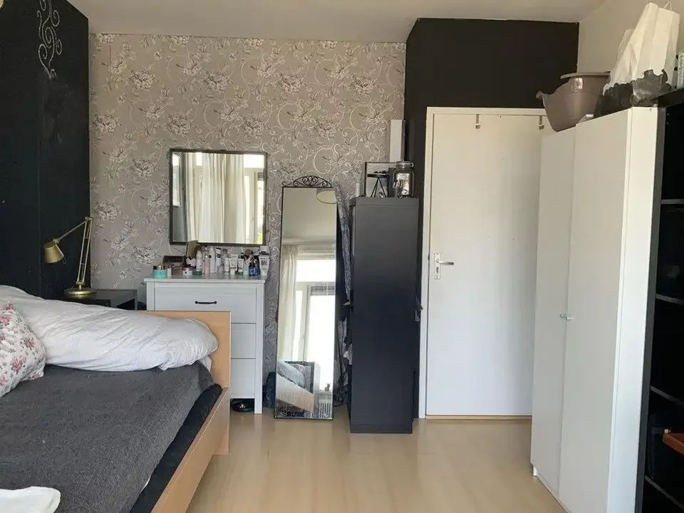 geblurde versie van de foto als achtergrond