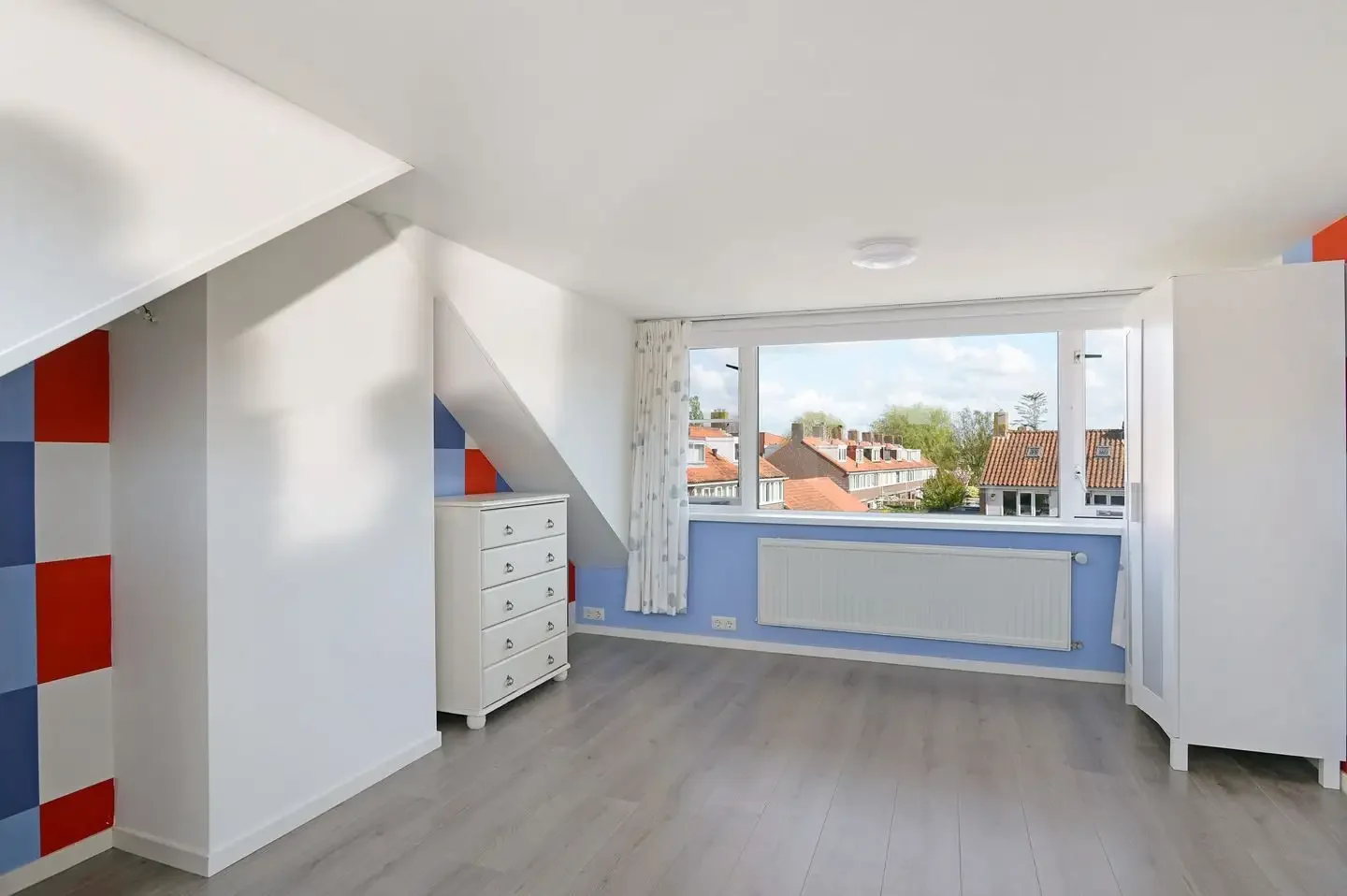 geblurde versie van de foto als achtergrond