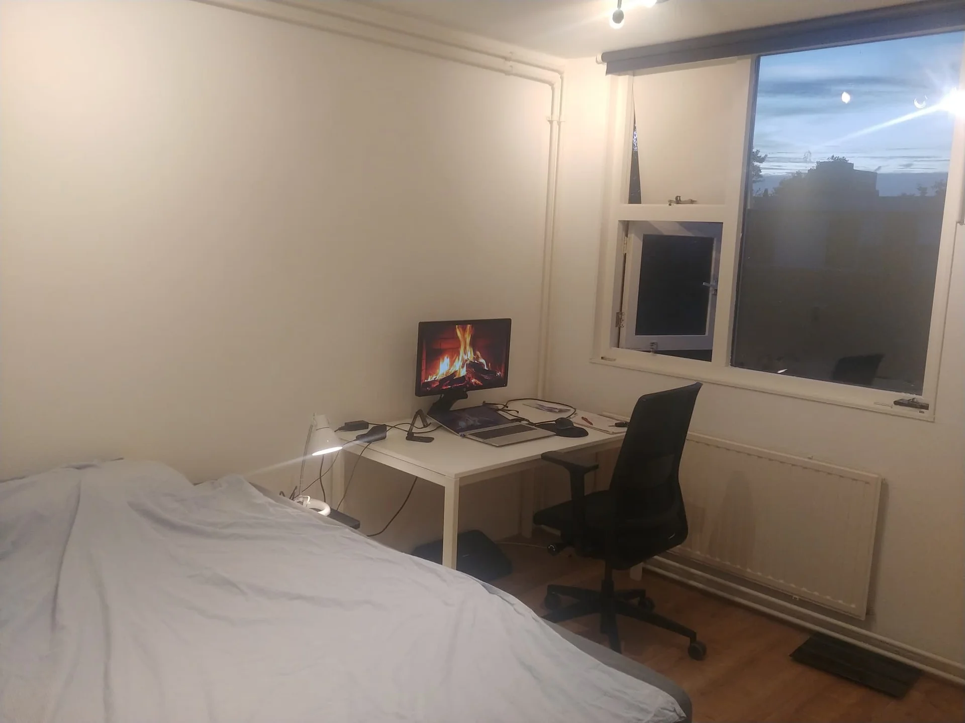 geblurde versie van de foto als achtergrond