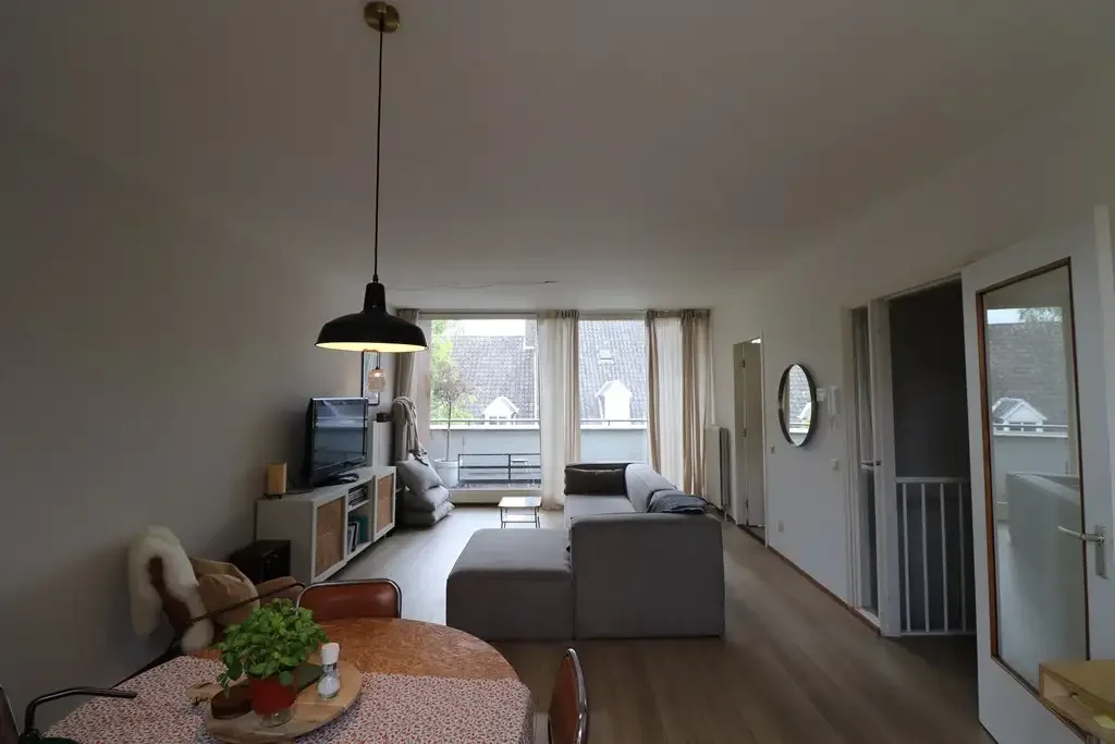 geblurde versie van de foto als achtergrond