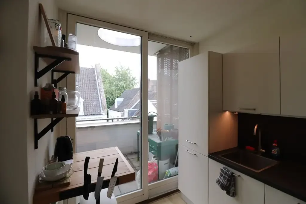 geblurde versie van de foto als achtergrond