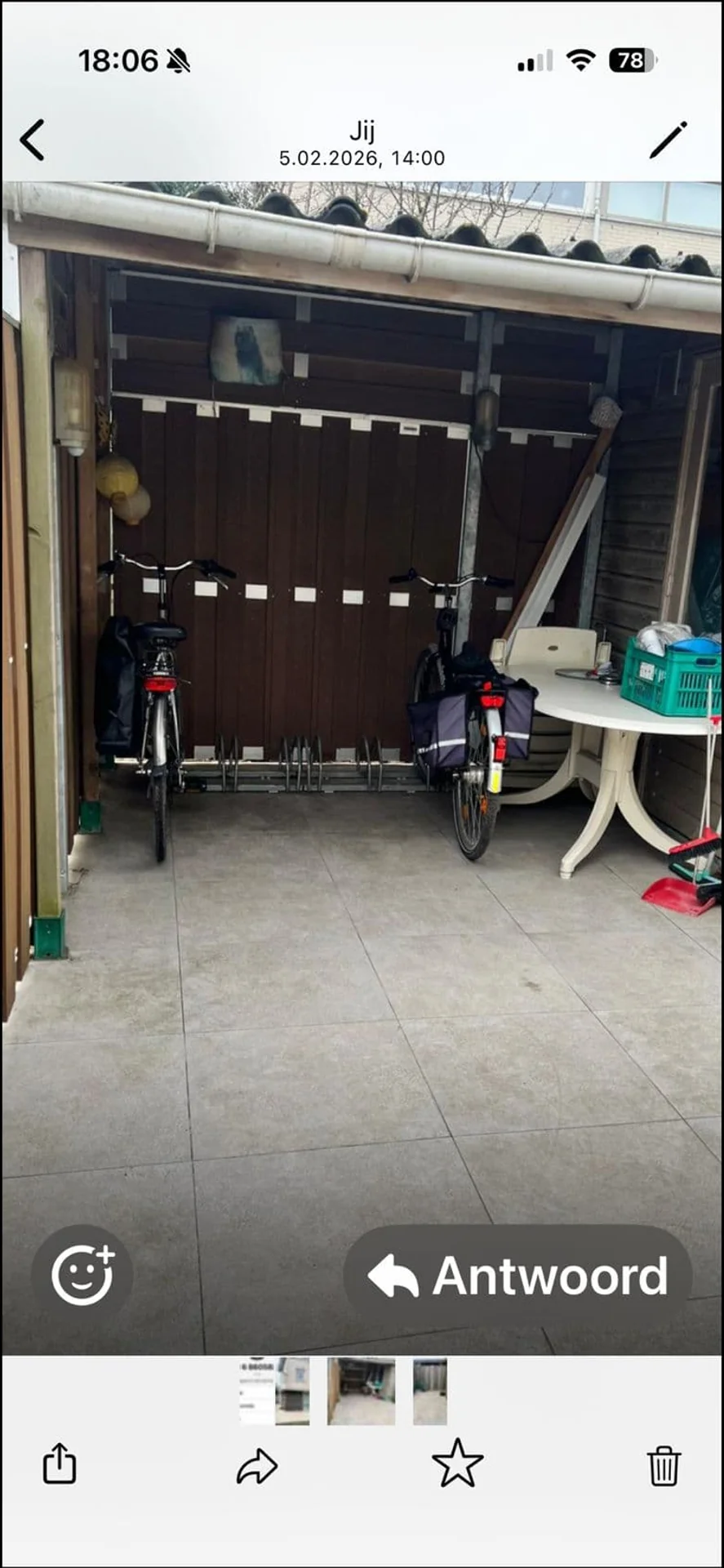 geblurde versie van de foto als achtergrond