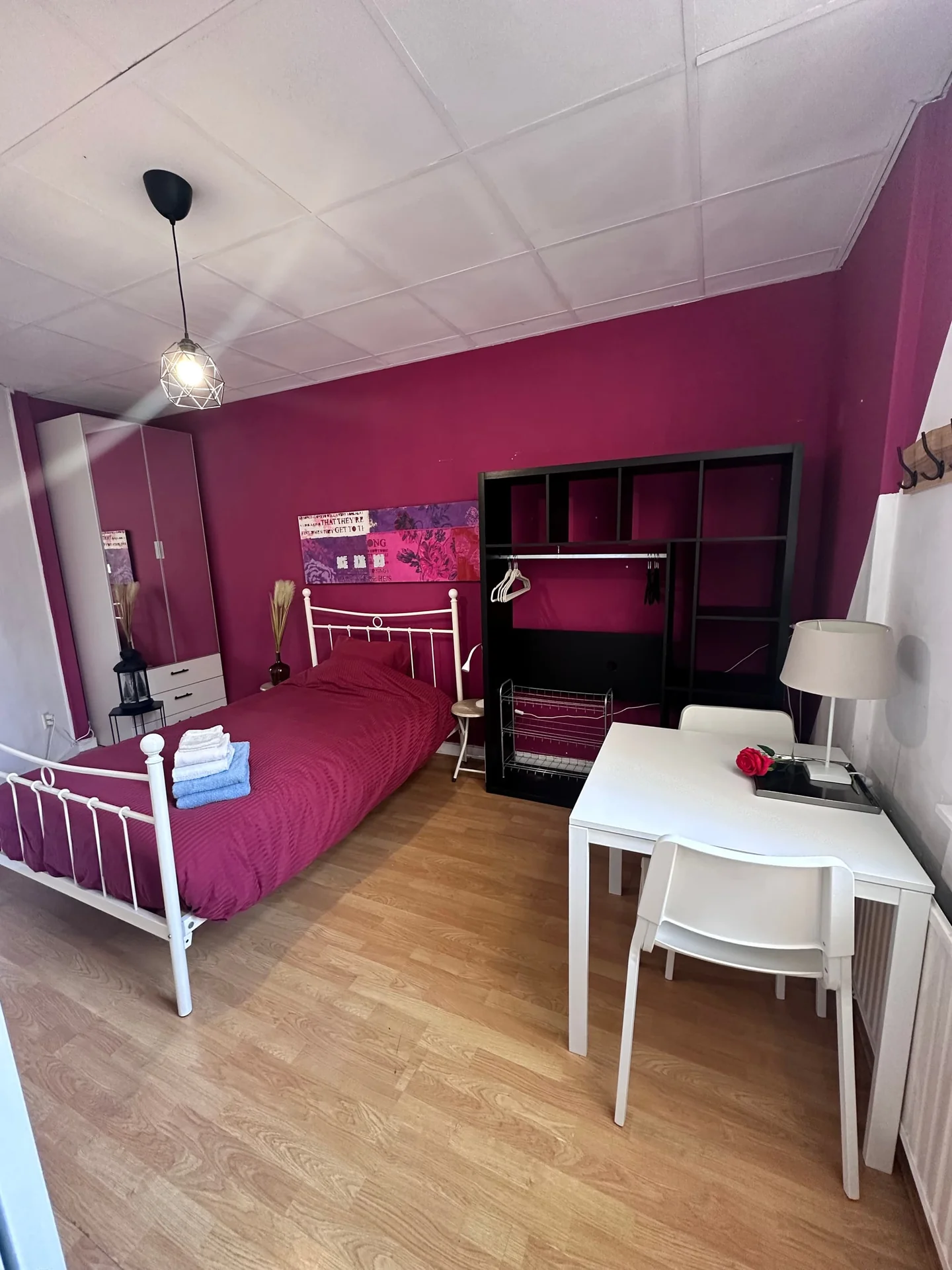 Foto van de Kamer gelegen aan de Godevaert Montensstraat in Breda