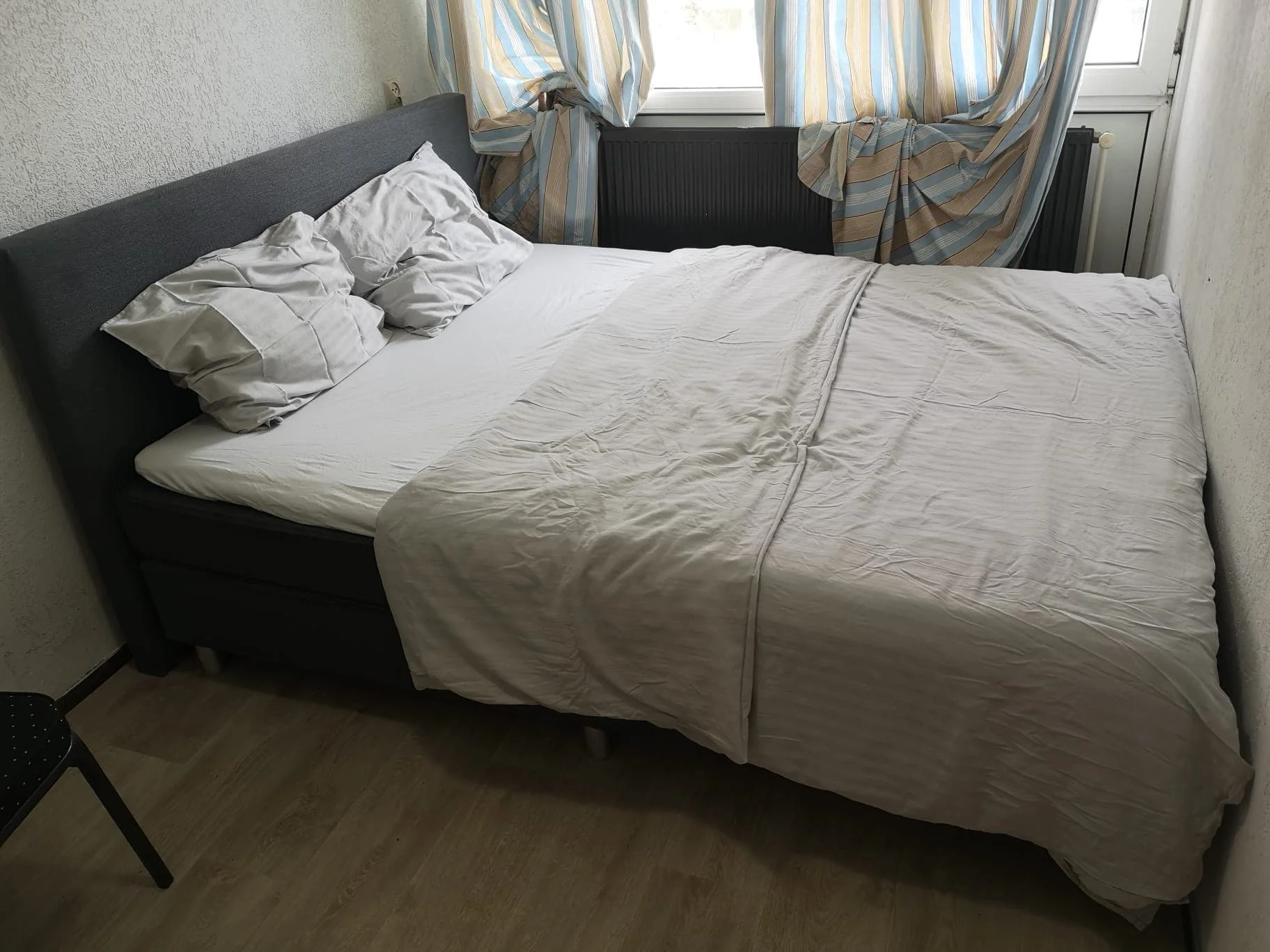 geblurde versie van de foto als achtergrond