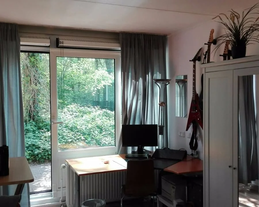 geblurde versie van de foto als achtergrond