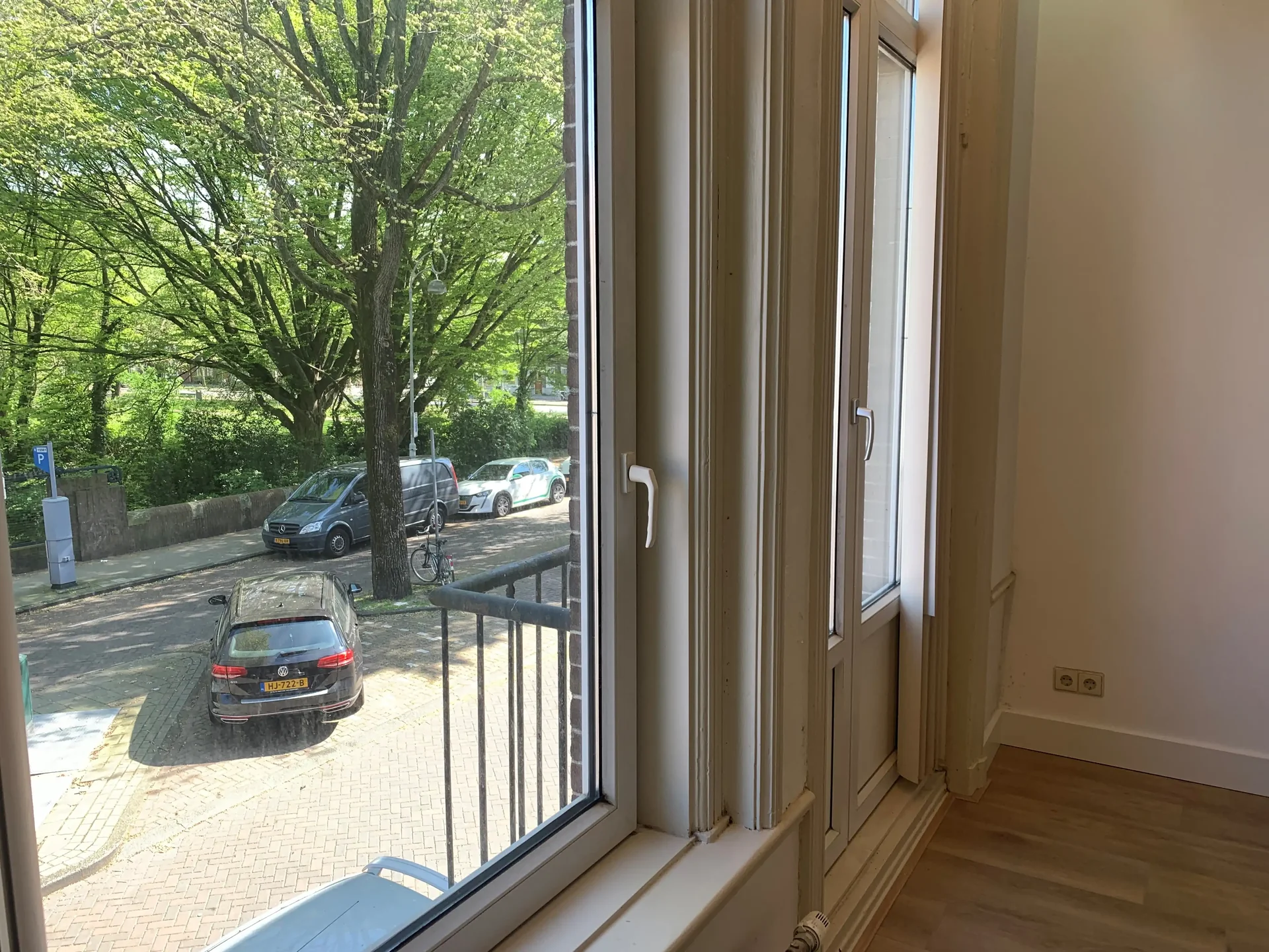 geblurde versie van de foto als achtergrond