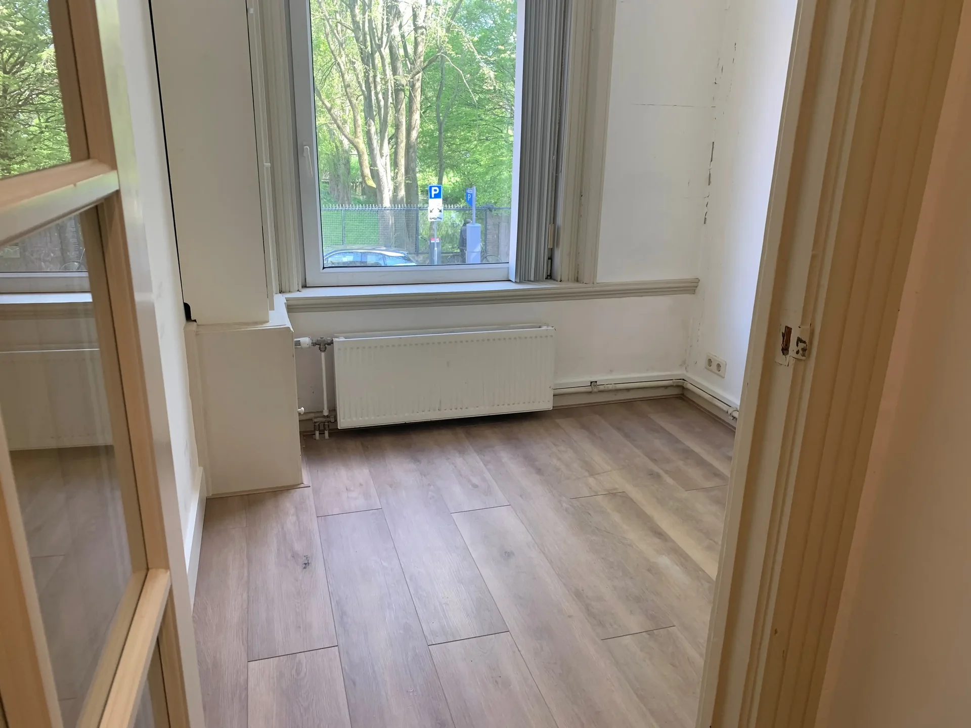 geblurde versie van de foto als achtergrond