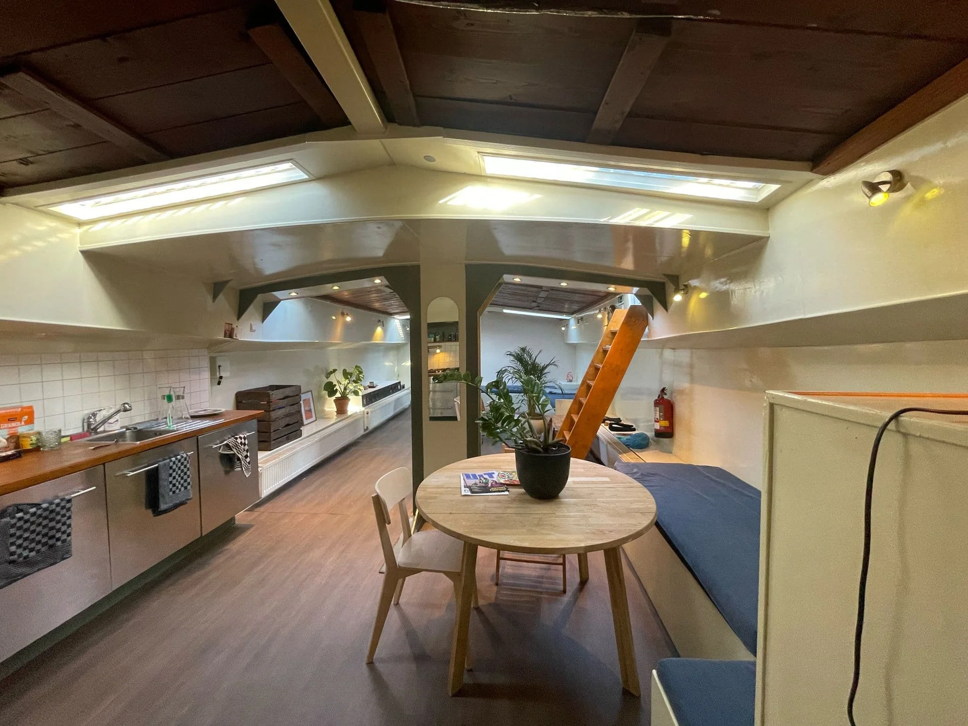 geblurde versie van de foto als achtergrond