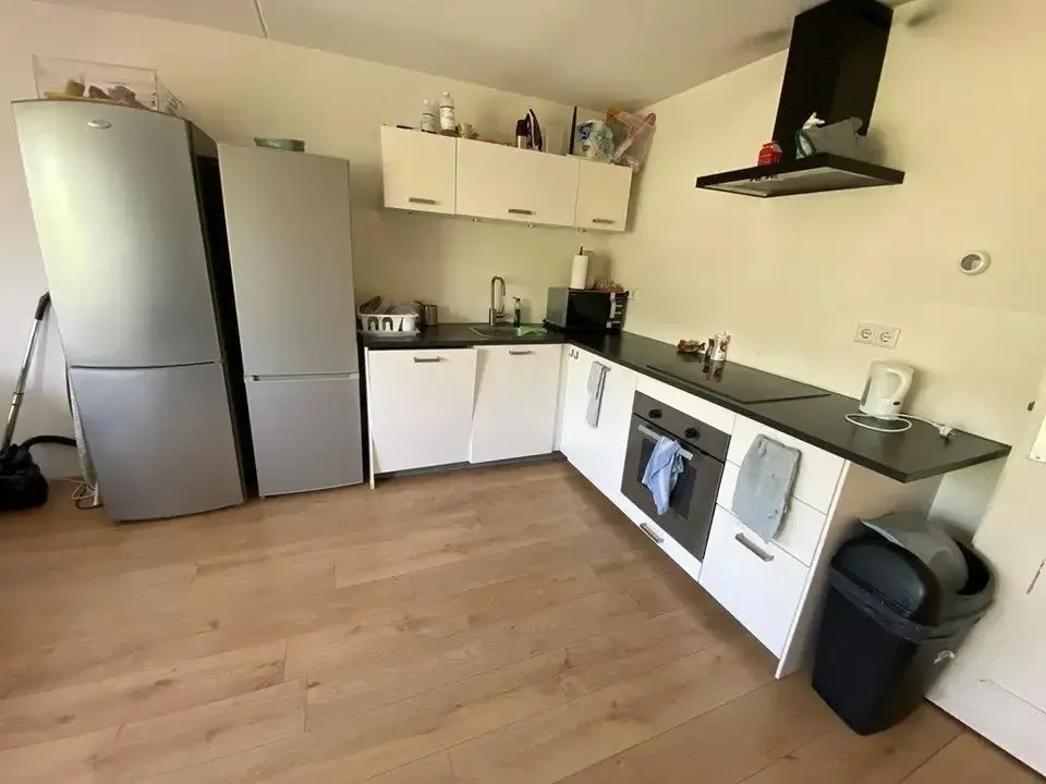 geblurde versie van de foto als achtergrond