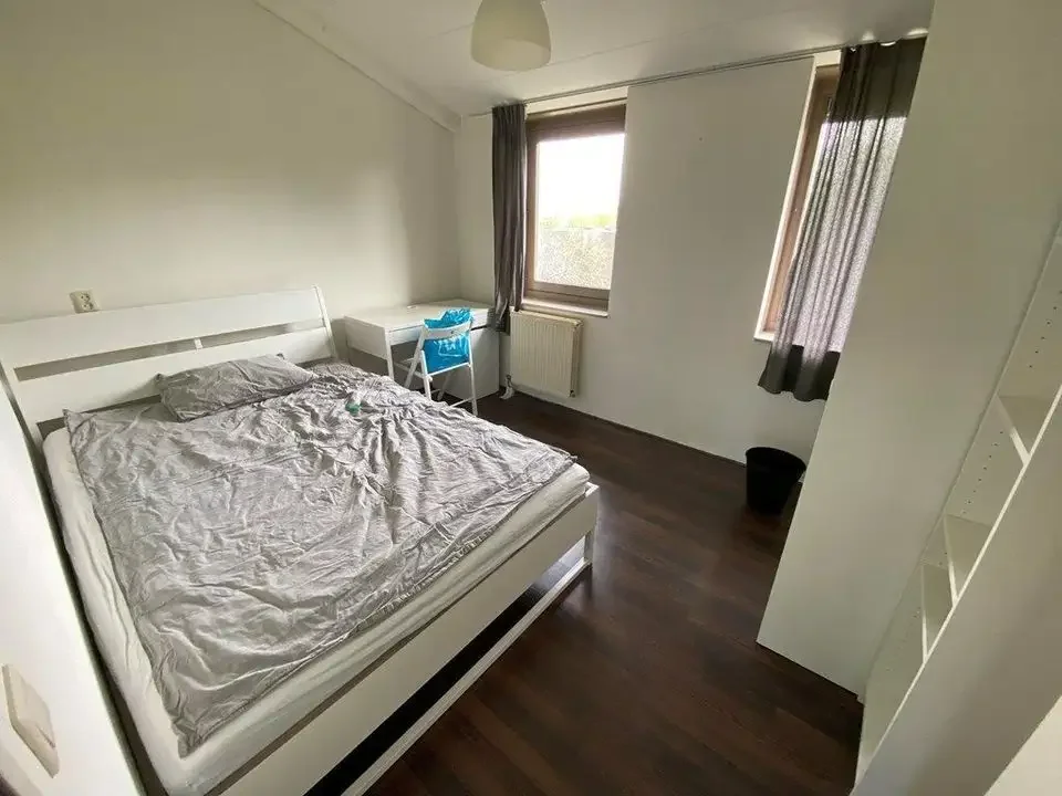 geblurde versie van de foto als achtergrond