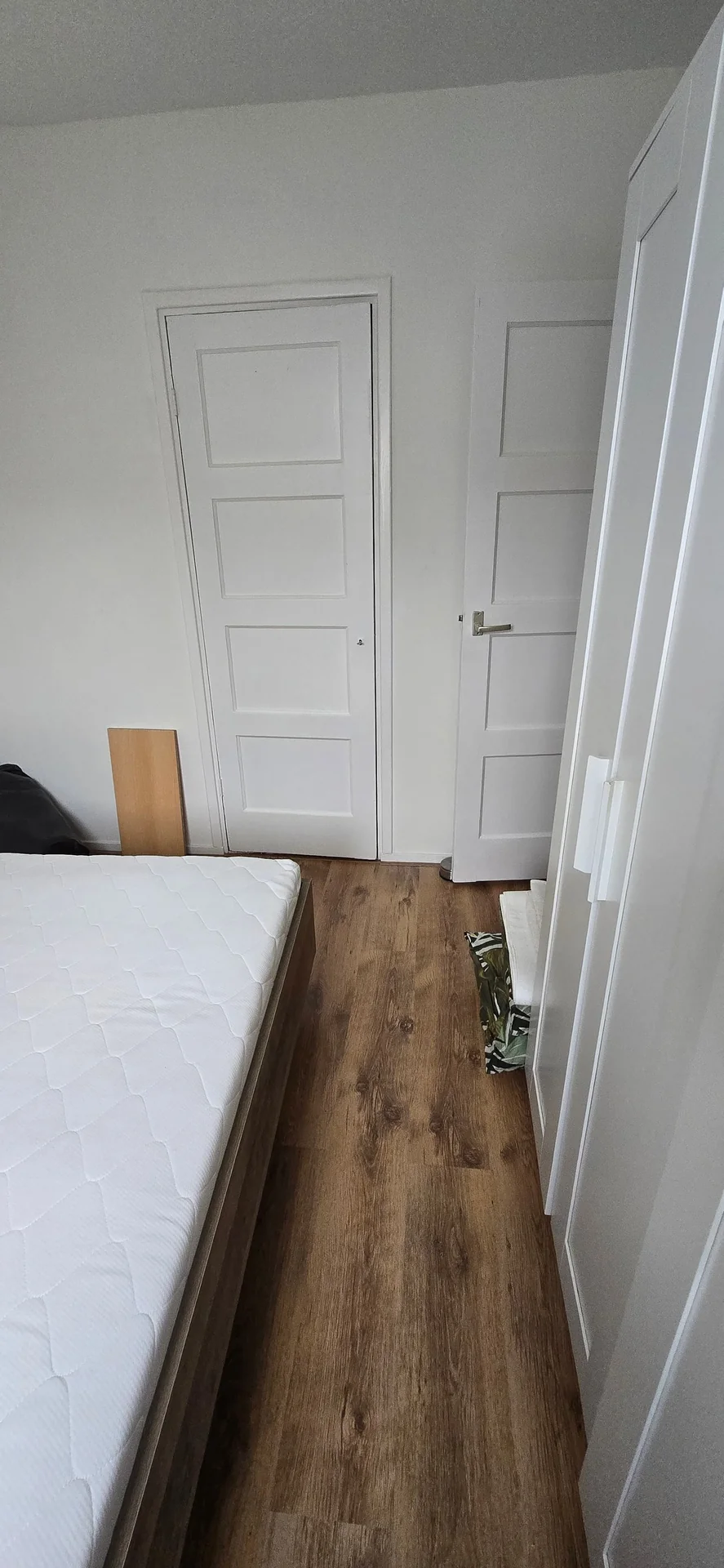 Foto van de Kamer gelegen aan de Frederik van Dorpstraat in Amsterdam