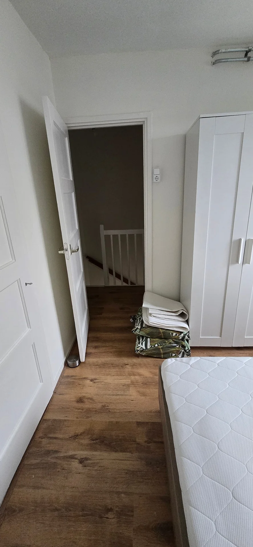 Foto van de Kamer gelegen aan de Frederik van Dorpstraat in Amsterdam