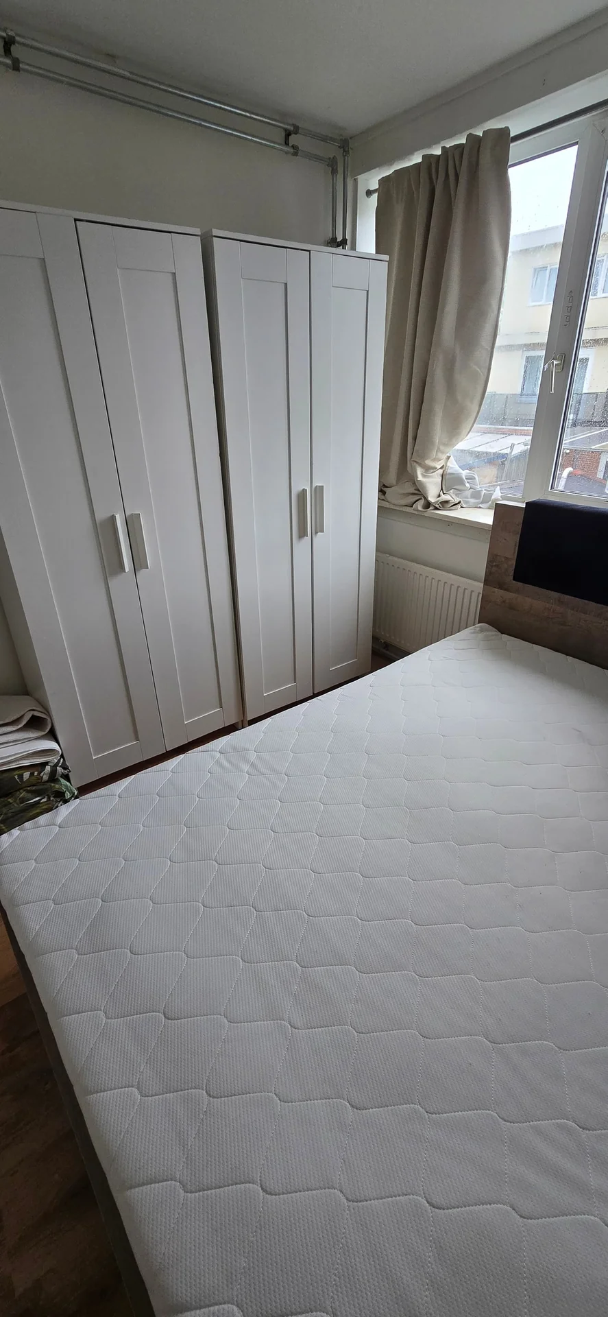 Foto van de Kamer gelegen aan de Frederik van Dorpstraat in Amsterdam