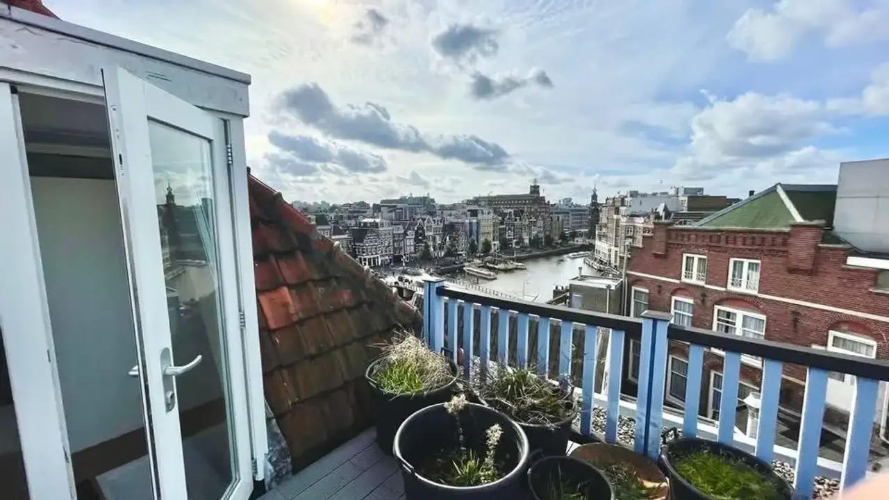 geblurde versie van de foto als achtergrond