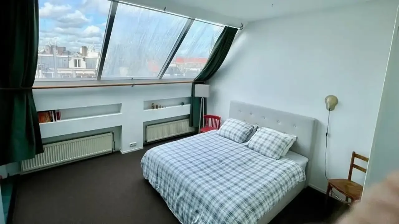 geblurde versie van de foto als achtergrond