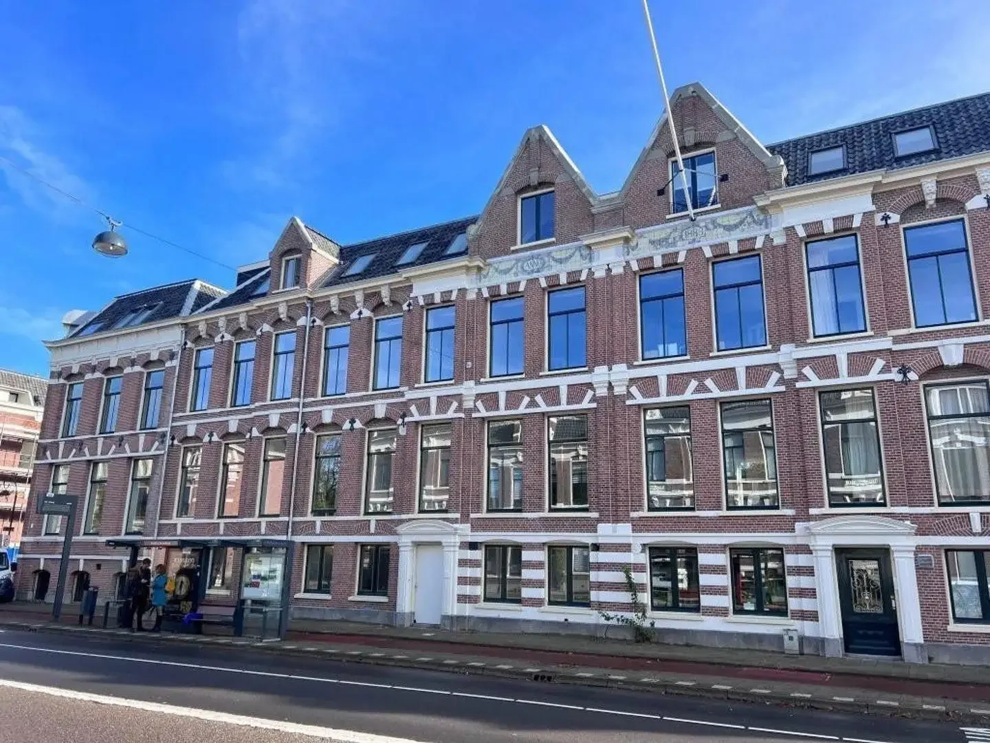 geblurde versie van de foto als achtergrond