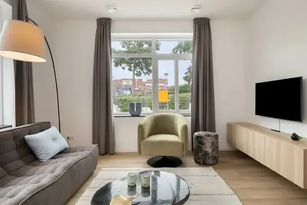 geblurde versie van de foto als achtergrond