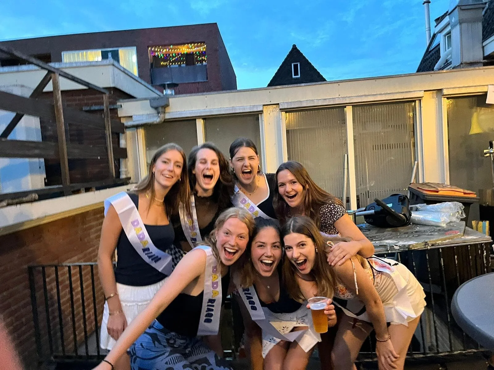 geblurde versie van de foto als achtergrond