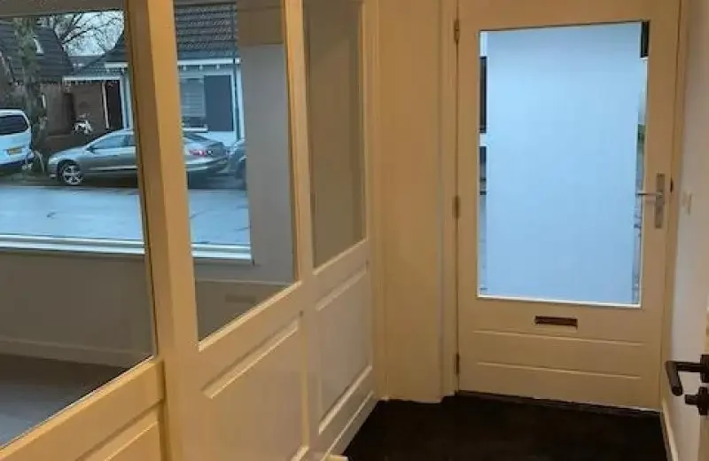 geblurde versie van de foto als achtergrond