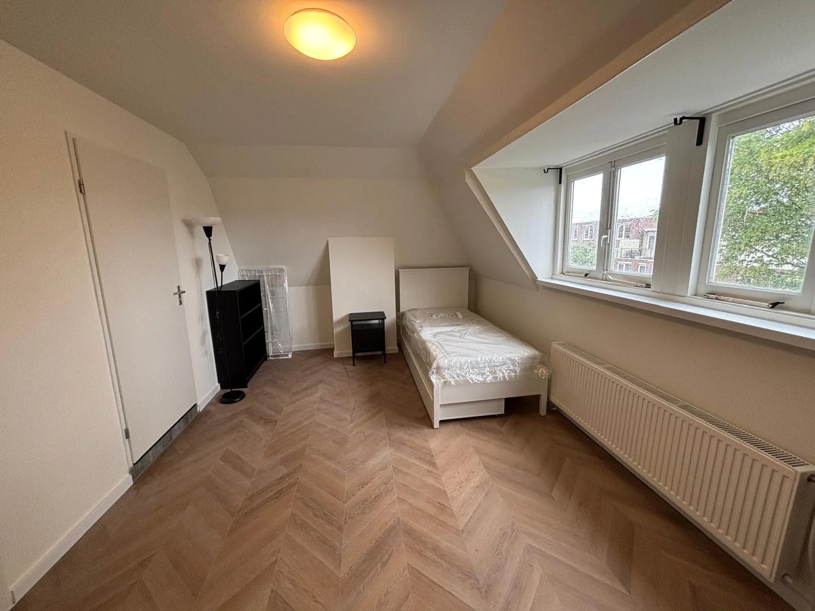 Foto van de Kamer gelegen aan de Loosduinseweg in Den Haag