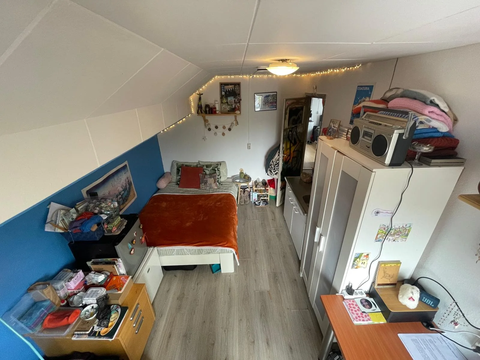 geblurde versie van de foto als achtergrond