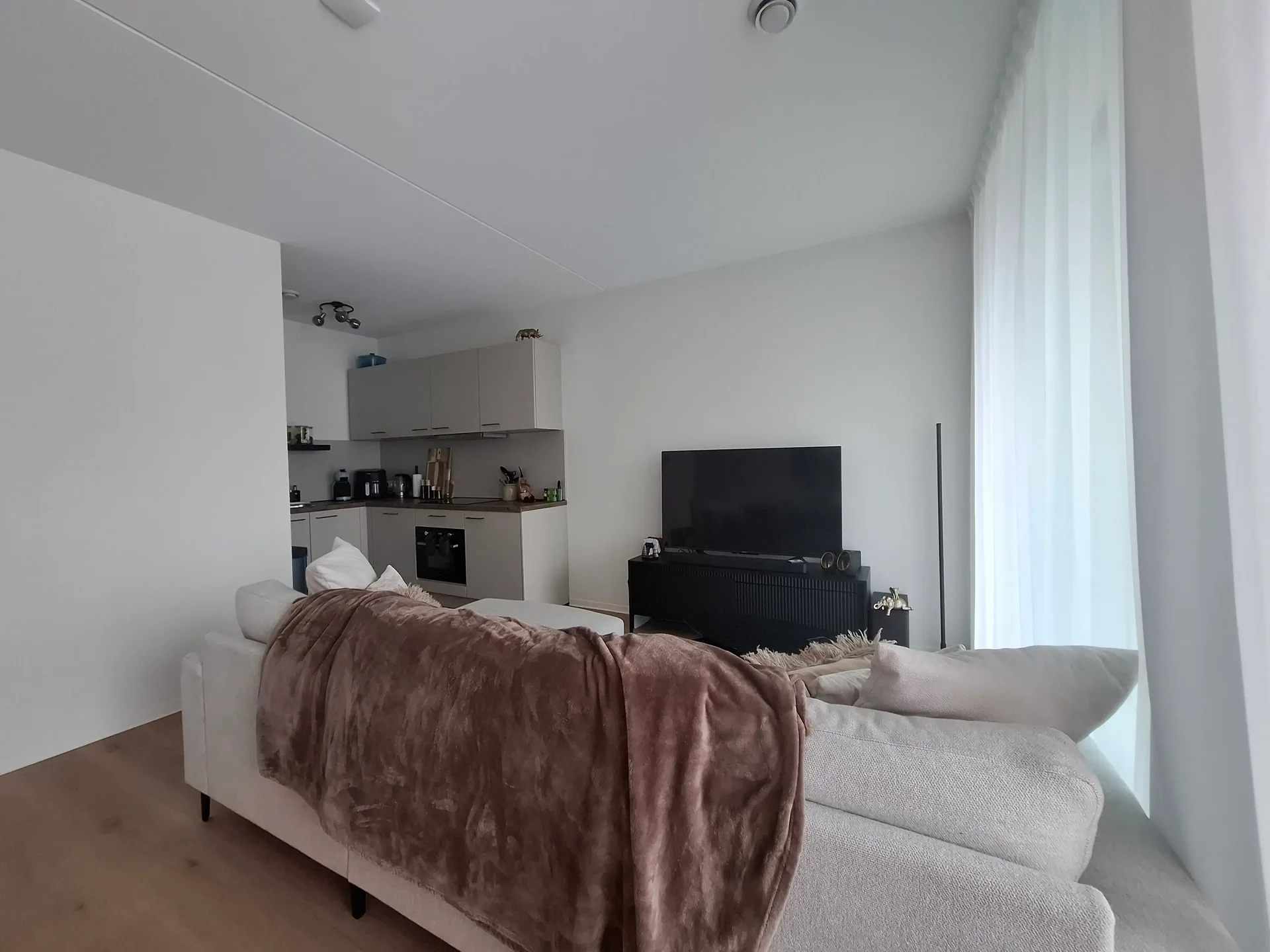 geblurde versie van de foto als achtergrond