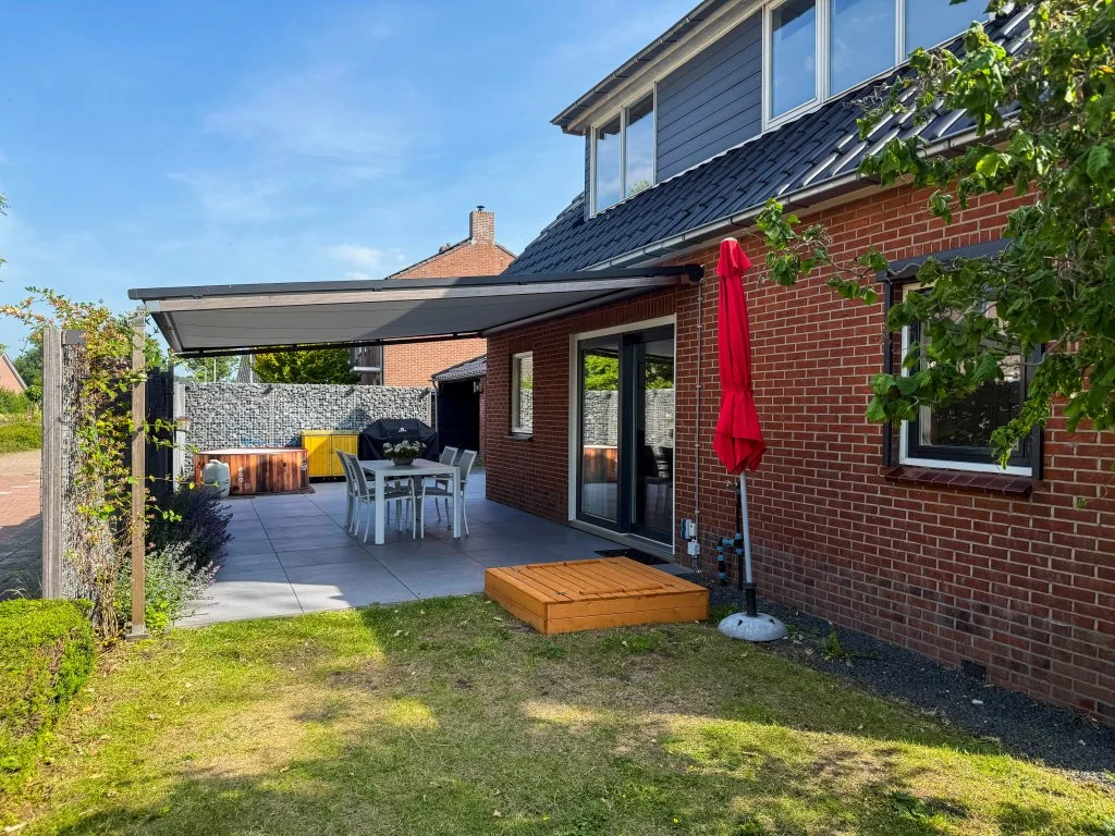 geblurde versie van de foto als achtergrond