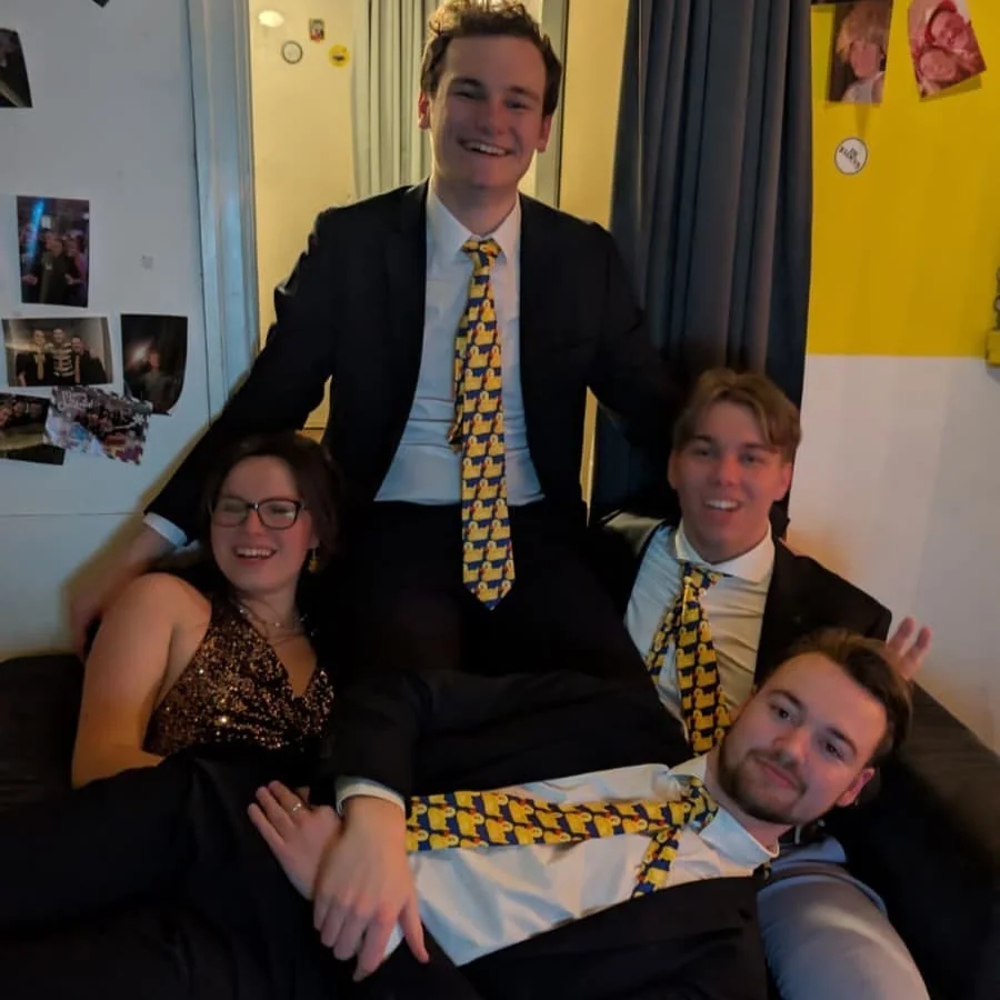 geblurde versie van de foto als achtergrond