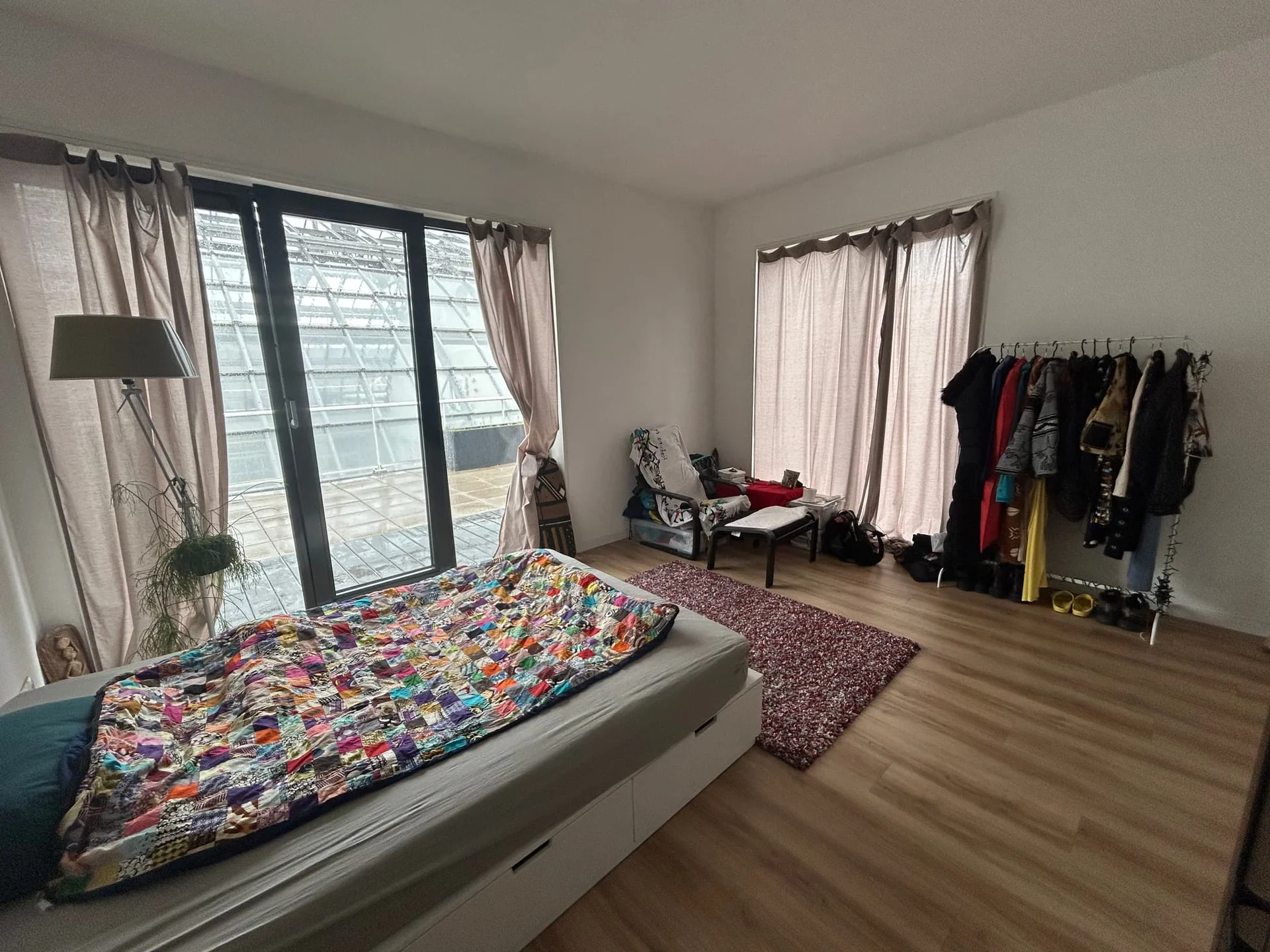 geblurde versie van de foto als achtergrond