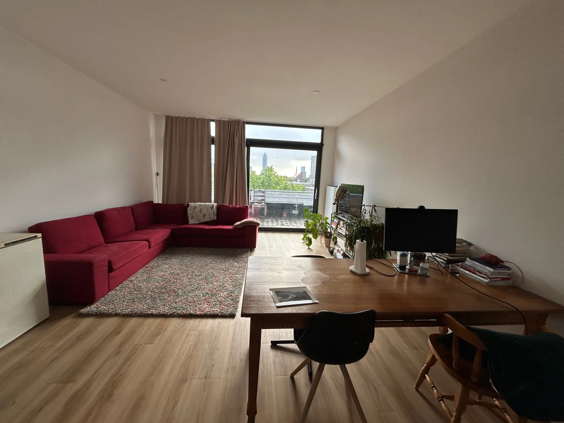 geblurde versie van de foto als achtergrond