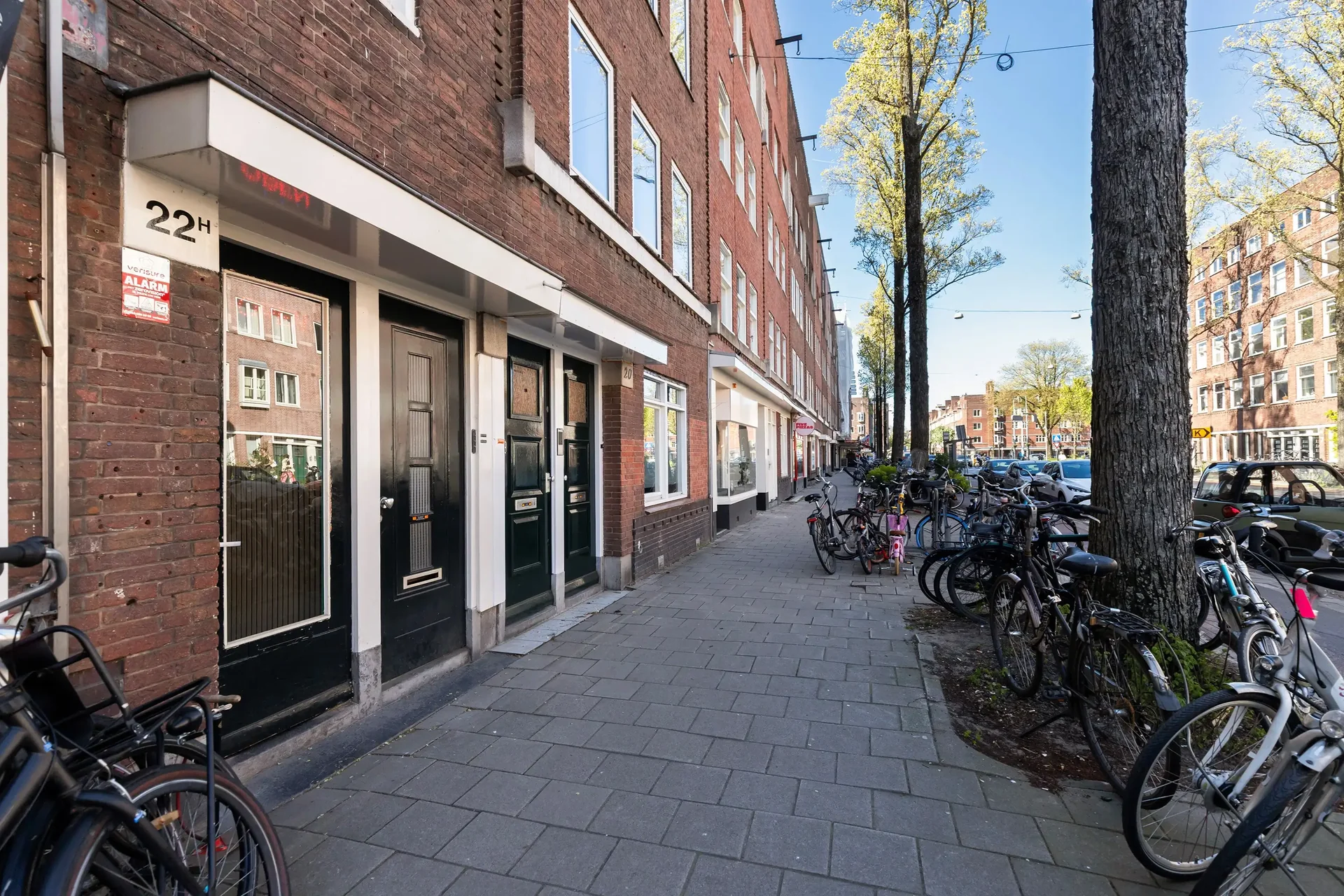 geblurde versie van de foto als achtergrond