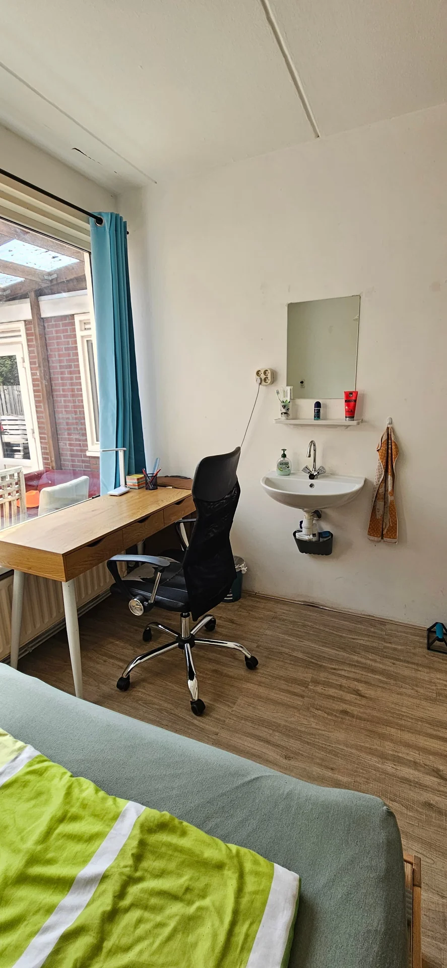 geblurde versie van de foto als achtergrond