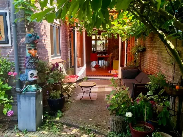 geblurde versie van de foto als achtergrond